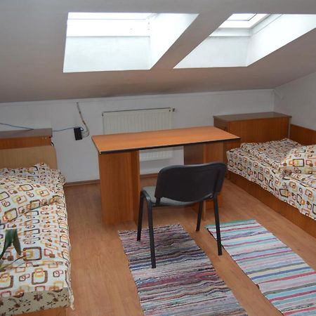 Kollege Hostel Κλουζ-Ναπόκα Εξωτερικό φωτογραφία