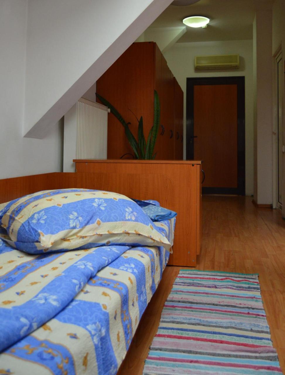 Kollege Hostel Κλουζ-Ναπόκα Εξωτερικό φωτογραφία